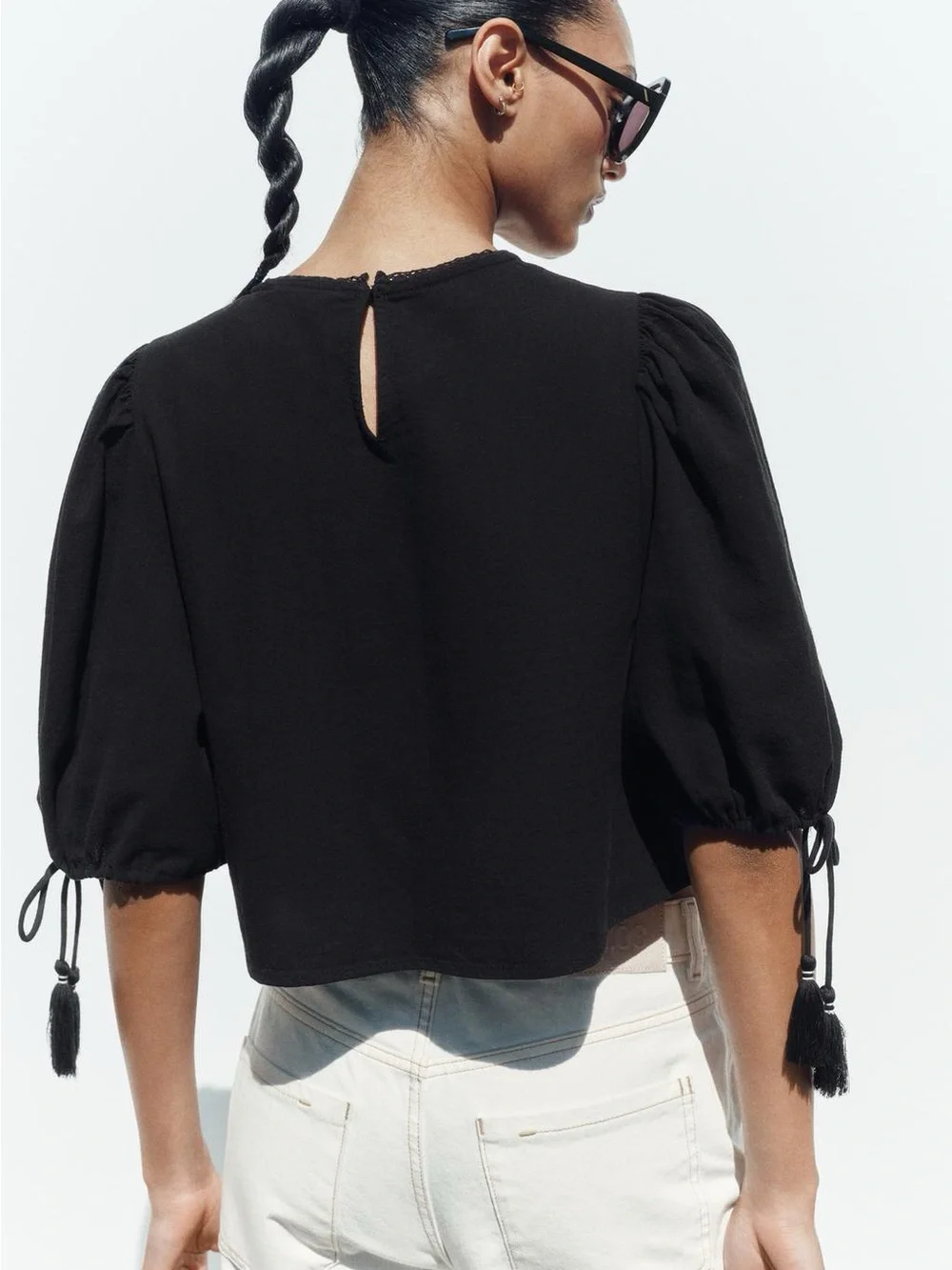 ZARA BNWT PUFF SLEEVE EMBROIDERED BLOUSE. BLACK 7200/021/800